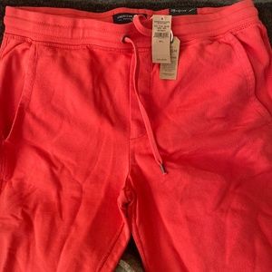 American eagle coral shorts